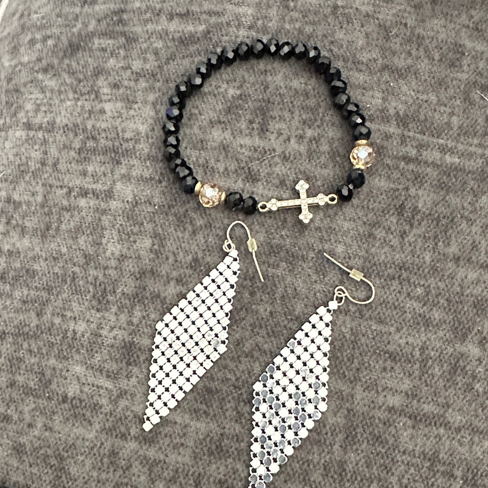 Elegant Black and Silver Jewelry Set